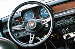 Dealer Optional Steeing Wheel (Leather)